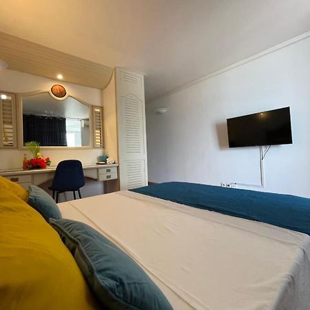 Appartement Vue Mer A 2 Minutes A Pied Des Plages Tartane لا ترينيت المظهر الخارجي الصورة